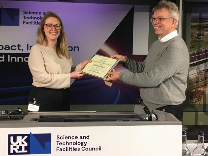 photo of Sarah lovelock winning JMT prize