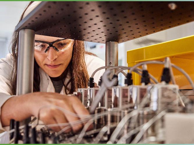 photo of student in lab