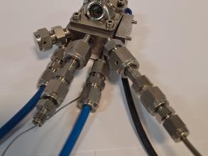 photo of praying mantis high temperature reaction chamber